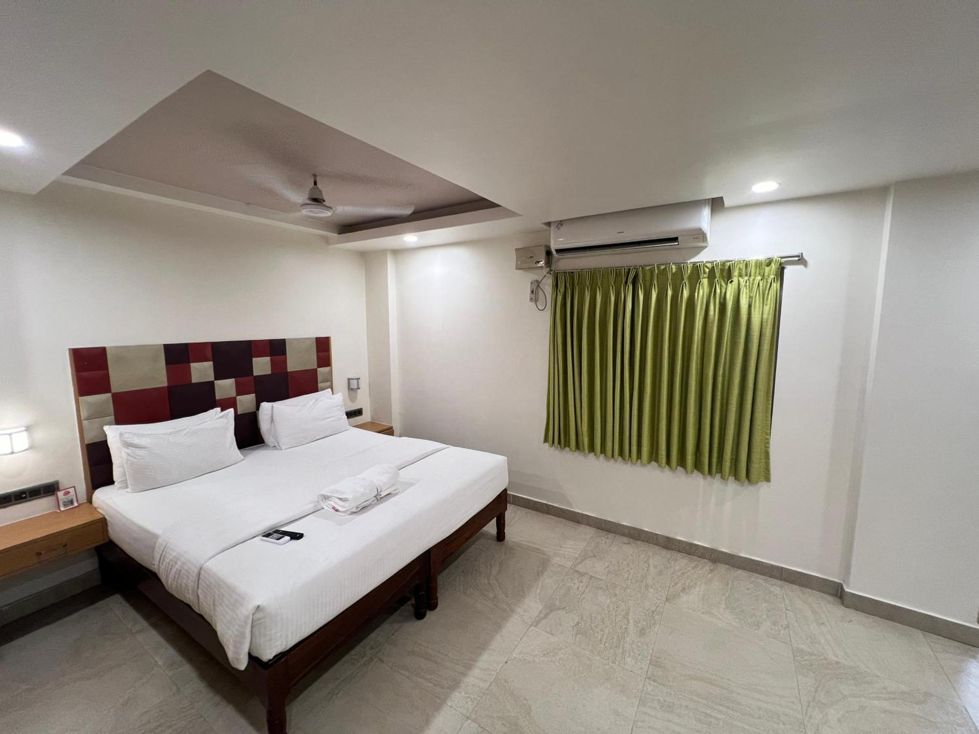 Diviyum Manor Hotel Port Blair Exterior photo