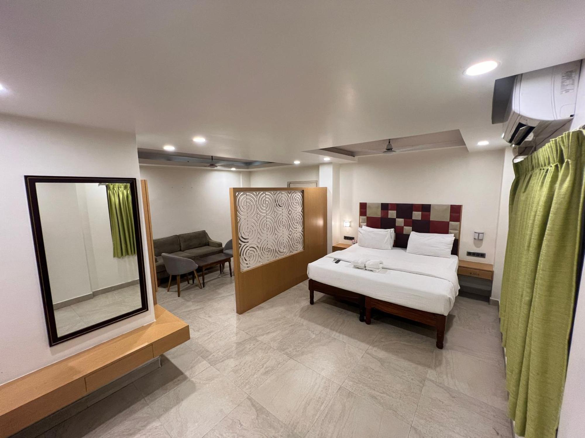 Diviyum Manor Hotel Port Blair Exterior photo